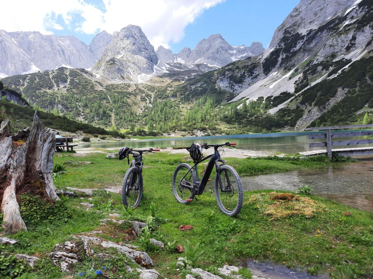 Hotel Pension Tyrol ゼーフェルト・イン・チロル エクステリア 写真